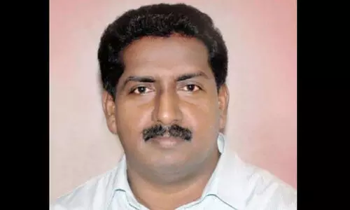 കൈക്കൂലി വാങ്ങിയ സംഭവത്തിൽ ഹെഡ്മാസ്റ്റർക്കും എ.ഇ.ഒ ക്കും സസ്പെൻഷൻ