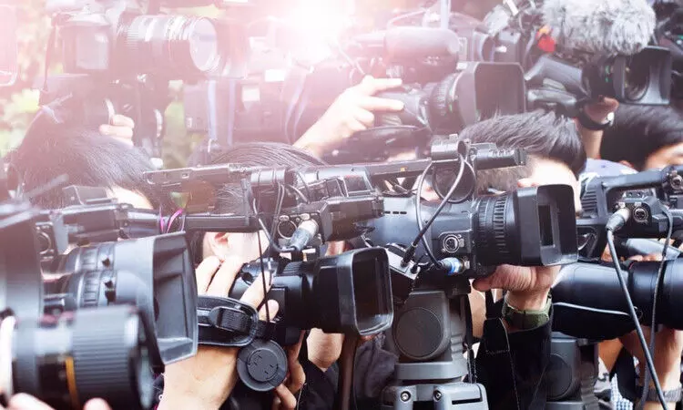 ഇവിടെ വസ്തുതകൾ സ്വയം സംസാരിക്കുന്നു