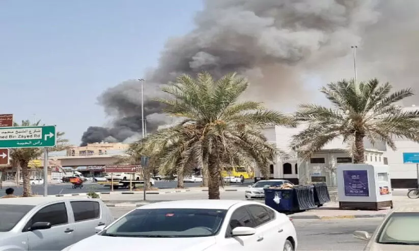 അജ്മാനില് വെയര്ഹൗസിന് തീപിടിച്ചു അജ്മാനില് വെയര്ഹൗസിന് തീപിടിച്ചു