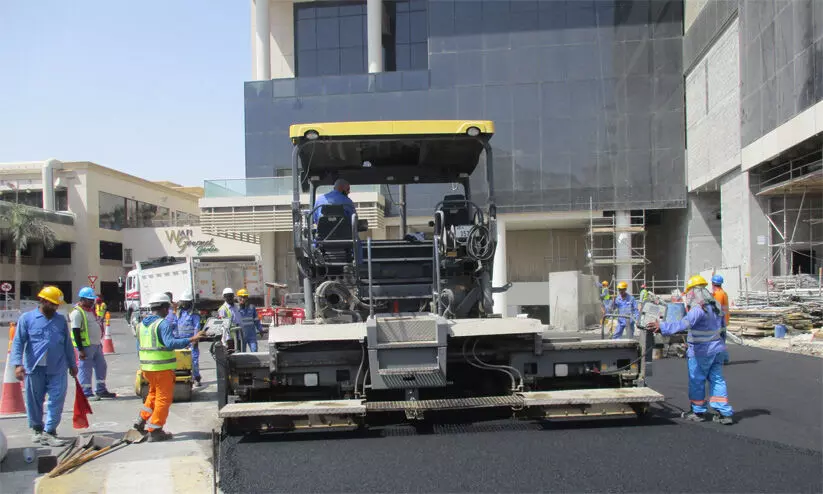 റോഡ് നവീകരണം; ദു​ബൈ​യി​ലെ റോ​ഡു​ക​ളി​ൽ ഗ​താ​ഗ​ത ത​ട​സ്സം