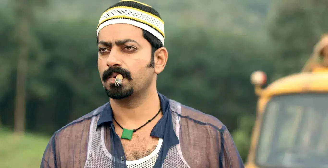 ‘ആട്’ സിനിമയിൽ അറയ്ക്കൽ അബുവിന്റെ വേഷത്തിൽ