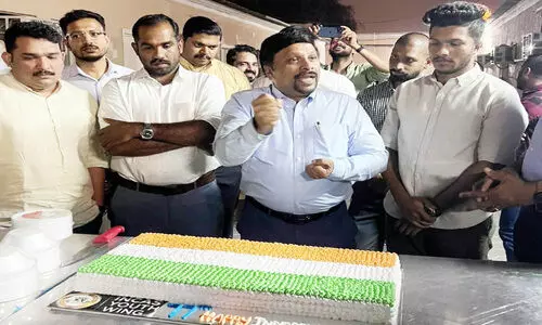 ലേ​ബ​ർ ക്യാ​മ്പി​ൽ  സ്വാ​ത​ന്ത്ര്യ​ദി​നം ആ​ഘോ​ഷി​ച്ച്​ ഇ​ൻ​കാ​സ് യൂ​ത്ത് വി​ങ്