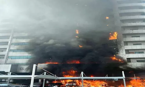 അ​ജ്​​മാ​ൻ കെ​ട്ടി​ട​ത്തി​ലെ തീ; ​ താ​മ​സ​ക്കാ​ര്‍ വീ​ടു​ക​ളി​ലേ​ക്ക് മ​ട​ങ്ങി​യെ​ത്തി