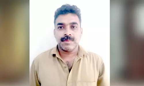 പൊ​ലീ​സ് ഉ​ദ്യോ​ഗ​സ്ഥ​രെ ആ​ക്ര​മി​ച്ച യു​വാ​വ് പി​ടി​യി​ൽ