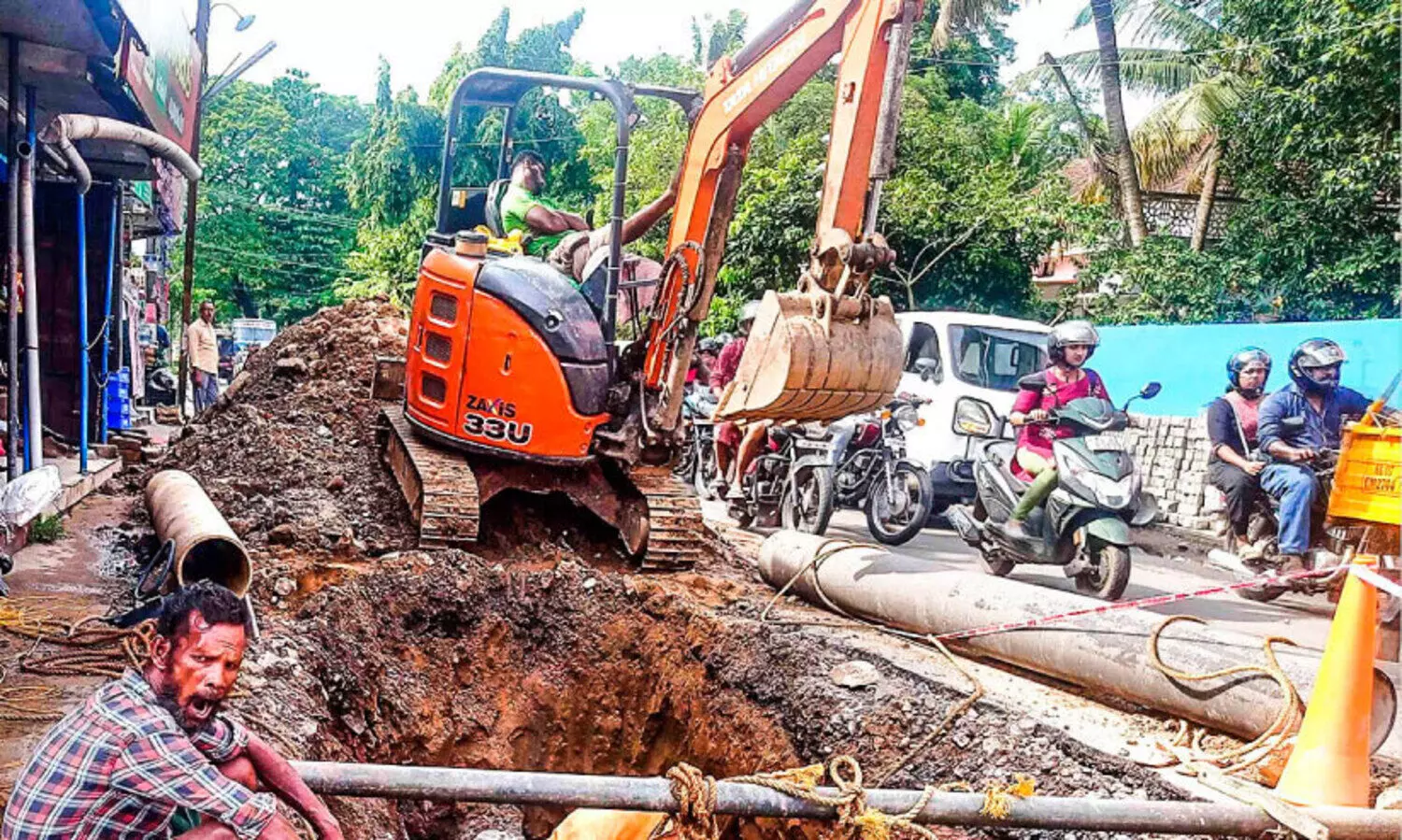 ചേന്ദമംഗലത്തെ പൊട്ടിയ പൈപ്പ് നീക്കി
