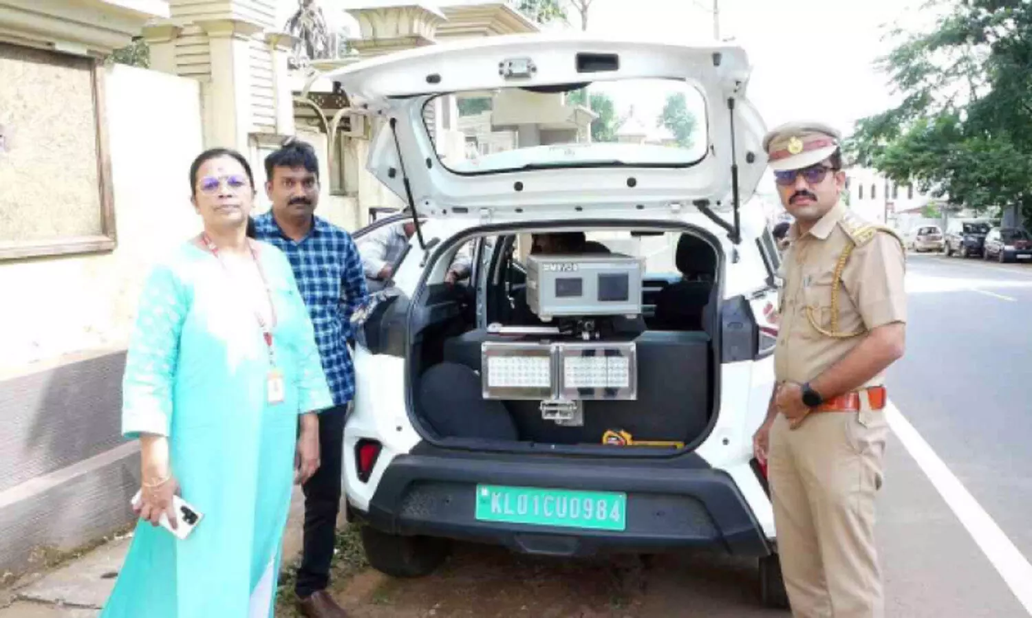 നിയമലംഘനം ഓടിപ്പിടിക്കാൻ എ.ഐ വാഹനമെത്തി