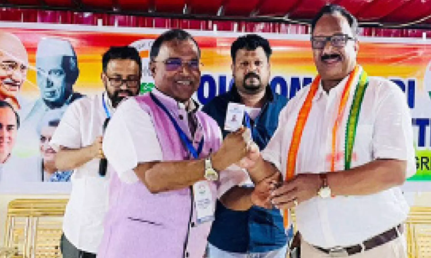 ഓ​ഫി​സ് ഉ​ദ്​​ഘാ​ട​ന​വും മെം​ബ​ർ​ഷി​പ് കാ​ർ​ഡ് വി​ത​ര​ണ​വും നി​ർ​വ​ഹി​ച്ചു