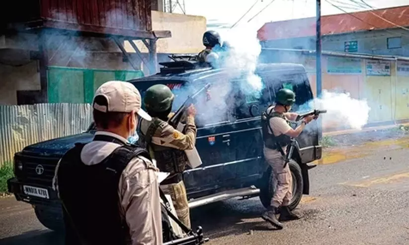 മണിപ്പൂരിൽ അക്രമമുണ്ടായ കുക്കി ഗ്രാമത്തിൽ ബി.എസ്.എഫിനെ വിന്യസിച്ചേക്കും മണിപ്പൂരിൽ അക്രമമുണ്ടായ കുക്കി ഗ്രാമത്തിൽ ബി.എസ്.എഫിനെ വിന്യസിച്ചേക്കും