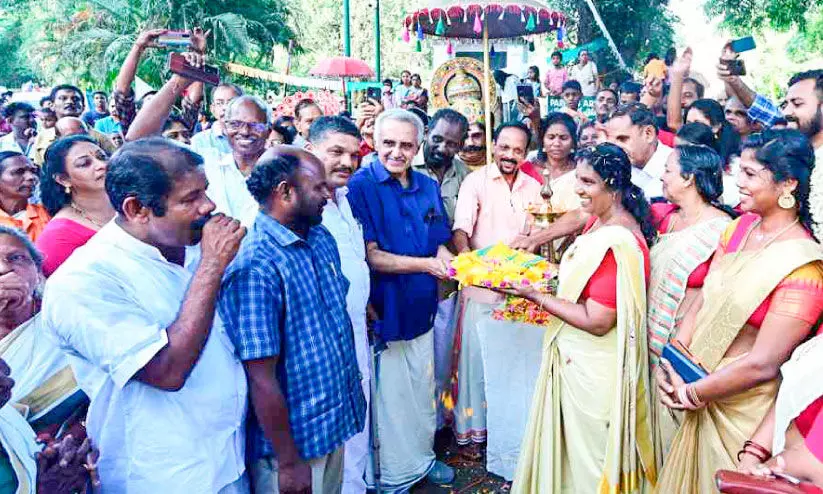 പതാകയും കൊടിമരവും അത്തം നഗറിലെത്തി അത്തച്ചമയം ഇന്ന്​