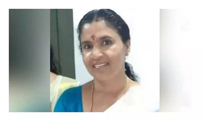 സൊസൈറ്റി ജീവനക്കാരിയുടെ ആത്മഹത്യ; മുന്‍ പ്രസിഡൻറിനെതിരെ കേസ്