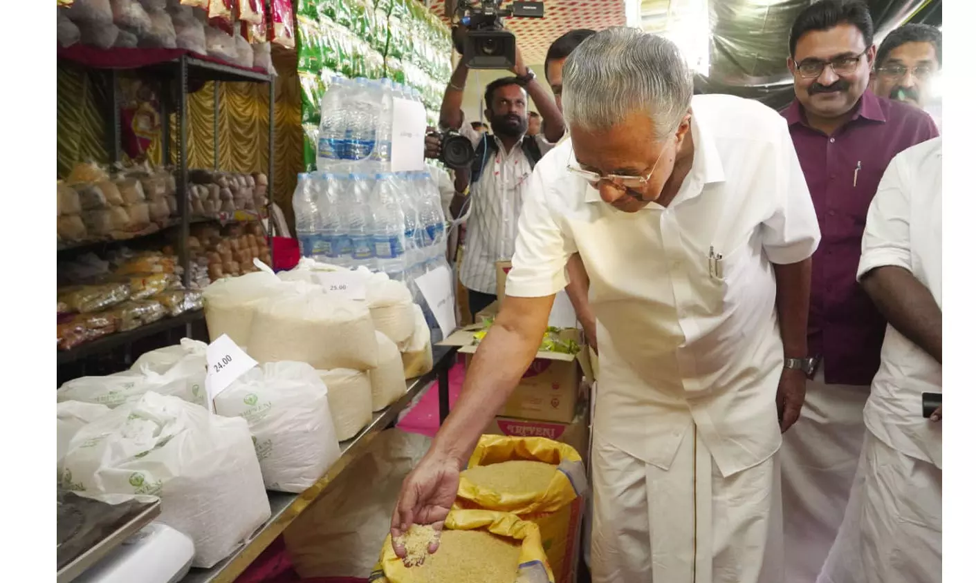 കേരളത്തിലേത് ശക്തമായ പൊതുവിതരണ സംവിധാനമെന്ന് മുഖ്യമന്ത്രി കേരളത്തിലേത് ശക്തമായ പൊതുവിതരണ സംവിധാനമെന്ന് മുഖ്യമന്ത്രി
