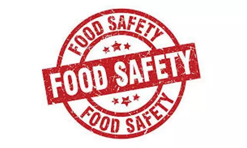 ഹോ​ട്ട​ലു​ക​ളി​ല്‍ ഭ​ക്ഷ്യ​സു​ര​ക്ഷ വ​കു​പ്പി​ന്‍റെ മി​ന്ന​ല്‍ പ​രി​ശോ​ധ​ന; ര​ണ്ട് സ്ഥാ​പ​ന​ങ്ങ​ള്‍ അ​ട​ച്ചു പൂ​ട്ടി