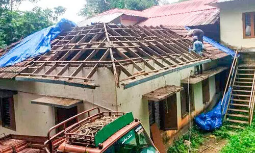 വെള്ളാവൂർ പഞ്ചായത്ത് ഓഫിസ് കെട്ടിടം പൊളിച്ചുതുടങ്ങി