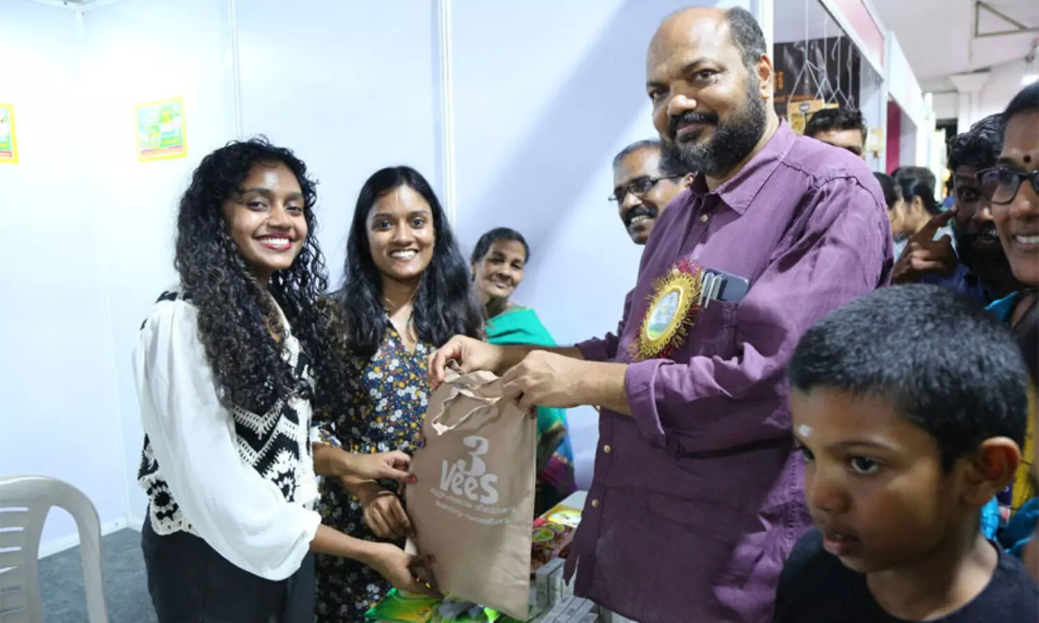 കളമശ്ശേരി കാർഷികോത്സവം: യുവാക്കൾക്ക് പ്രചോദനമായി സഹോദരിമാരുടെ സംരംഭം