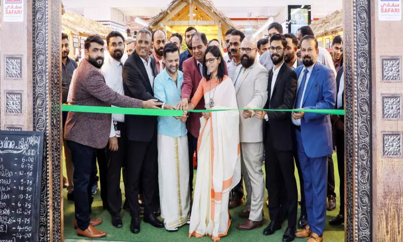 സഫാരി ഹൈപ്പർ മാർക്കറ്റിൽ ഓണച്ചന്തക്ക് തുടക്കം സഫാരി ഹൈപ്പർ മാർക്കറ്റിൽ ഓണച്ചന്തക്ക് തുടക്കം