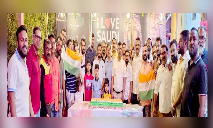 റിയാദ് ടാക്കീസ് ഇന്ത്യൻ സ്വാതന്ത്ര്യദിനം ആഘോഷിച്ചു റിയാദ് ടാക്കീസ് ഇന്ത്യൻ സ്വാതന്ത്ര്യദിനം ആഘോഷിച്ചു