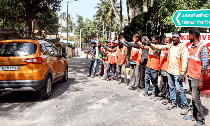 രണ്ടര വർഷത്തിനു ശേഷം  രണ്ട്​ റോഡുകൾ ഗതാഗതയോഗ്യം