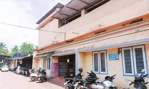 തി​രൂ​ര​ങ്ങാ​ടി താ​ലൂ​ക്ക് ആ​ശു​പ​ത്രി: പ​ഴ​യ കെ​ട്ടി​ടം   പൊ​ളി​ച്ചു​മാ​റ്റു​ന്നു