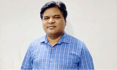 സുഹൃത്തിന്റെ മകളെ ബലാത്സംഗം ചെയ്ത ഡൽഹി ഡെപ്യൂട്ടി ഡയറക്ടറെ സസ്പെൻഡ് ചെയ്യാൻ കെജ്രിവാളിന്റെ ഉത്തരവ് സുഹൃത്തിന്റെ മകളെ ബലാത്സംഗം ചെയ്ത ഡൽഹി ഡെപ്യൂട്ടി ഡയറക്ടറെ സസ്പെൻഡ് ചെയ്യാൻ കെജ്രിവാളിന്റെ ഉത്തരവ്