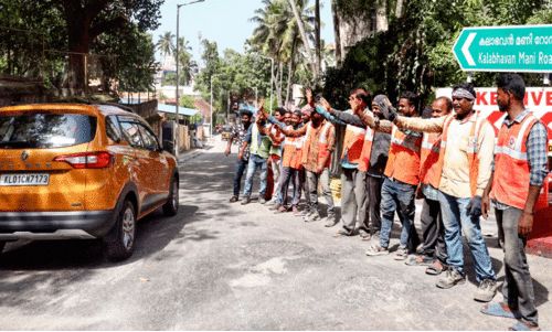 രണ്ടര വർഷത്തിനു ശേഷം  രണ്ട്​ റോഡുകൾ ഗതാഗതയോഗ്യം