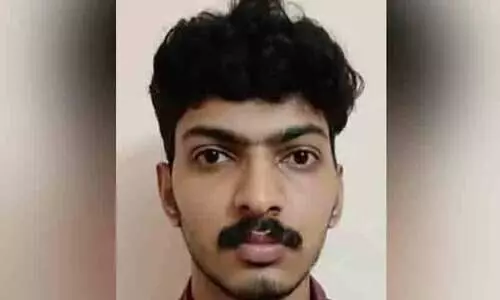 പൊലീസ് വേഷം ധരിച്ച് കബളിപ്പിച്ച നഴ്സിങ് വിദ്യാർഥി പിടിയിൽ