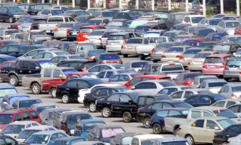 വാ​ഹ​ന​ങ്ങ​ൾ കൂ​ടു​ന്നു:  പാ​ർ​ക്കി​ങ് സം​വി​ധാ​നം  വ​ർ​ധി​പ്പി​ക്കു​മെ​ന്ന് അ​ധി​കൃ​ത​ർ