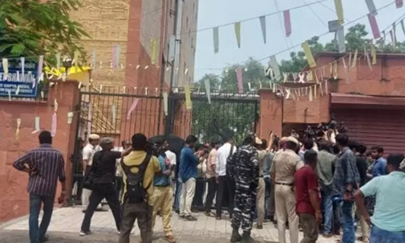 സെമിനാറിന് പിന്നാലെ സുർജിത്ത് ഭവനിൽ പാർട്ടി ക്ലാസിനും വിലക്ക് സെമിനാറിന് പിന്നാലെ സുർജിത്ത് ഭവനിൽ പാർട്ടി ക്ലാസിനും വിലക്ക്