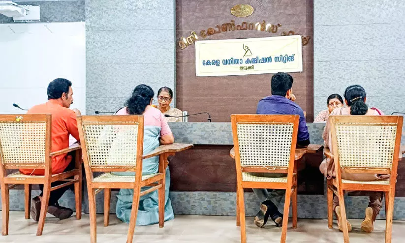 തോട്ടം മേഖലയിലെ സ്ത്രീകൾക്ക് പൊതുഅദാലത് -വനിത കമീഷൻ