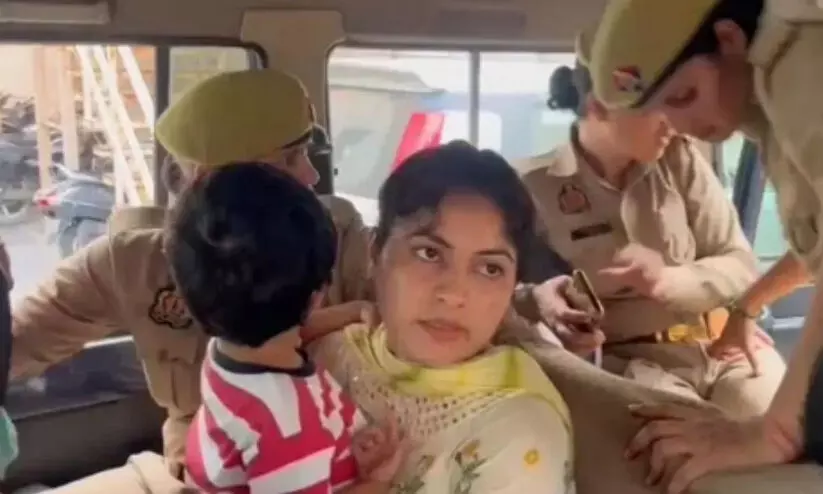 നോയിഡ സ്വദേശി വിവാഹം ചെയ്ത ശേഷം ഉപേക്ഷിച്ചു; കുട്ടിയുമായി ബംഗ്ലാദേശി യുവതി ഇന്ത്യയിൽ