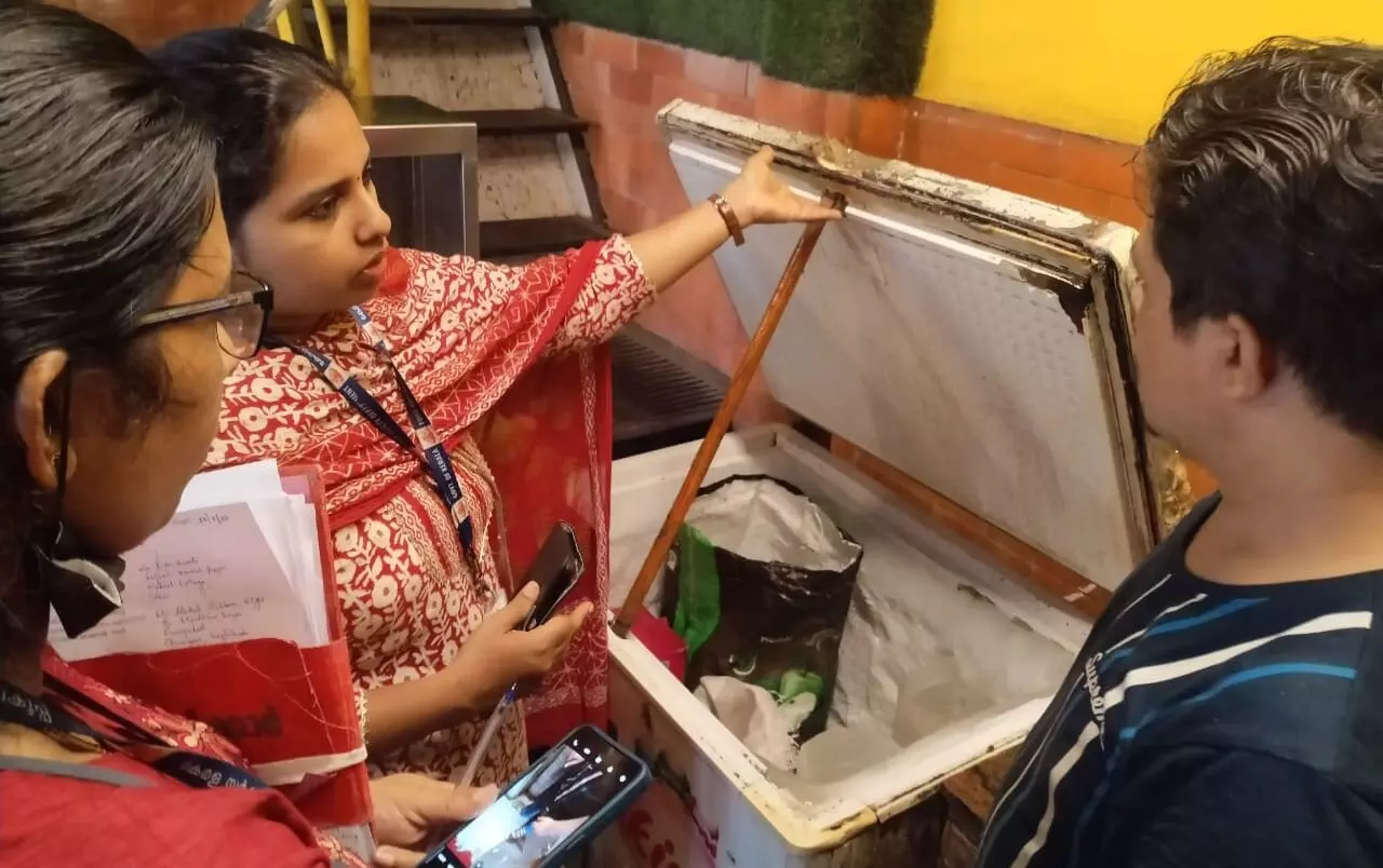 ഭക്ഷ്യ, വ്യാപാര സ്ഥാപനങ്ങളില് ഗുണനിലവാര പരിശോധന ആരംഭിച്ചു -വീണ ജോര്ജ് ഭക്ഷ്യ, വ്യാപാര സ്ഥാപനങ്ങളില് ഗുണനിലവാര പരിശോധന ആരംഭിച്ചു -വീണ ജോര്ജ്