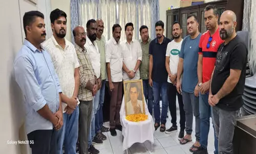 രാജീവ് ഗാന്ധിയെ അനുസ്മരിച്ചു