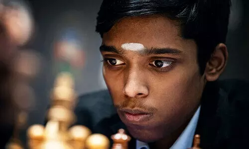 ആനന്ദം പ്രഗ്നാനന്ദം... കരുവാനയെ അട്ടിമറിച്ച് പ്രഗ്നാനന്ദ ചെസ് ലോകകപ്പ് ഫൈനലിൽ