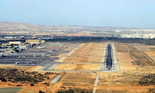 മ​സ്ക​ത്ത്​ വി​മാ​ന​ത്താ​വ​ളം സൗ​ത്ത്​ റ​ൺ​വേ ഒ​ക്​​ടോ​ബ​റി​ൽ തു​റ​ക്കും