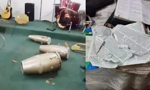 ക്രിസ്ത്യൻ പള്ളിയിൽ പ്രാർഥനക്കിടെ വി.എച്ച്.പി-ബജ്റംഗ്ദൾ ആക്രമണം; ബൈബിളും യേശുവിന്റെ ചിത്രവും നശിപ്പിച്ചു