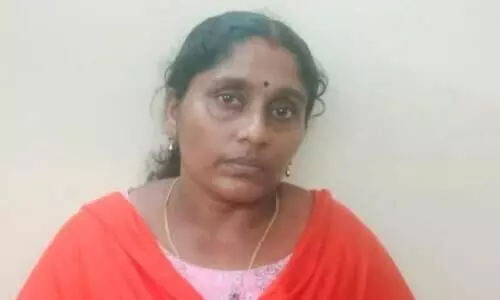 ആളില്ലാത്ത വീട്ടിൽ മോഷണ ശ്രമം; യുവതി പിടിയിൽ ആളില്ലാത്ത വീട്ടിൽ മോഷണ ശ്രമം; യുവതി പിടിയിൽ