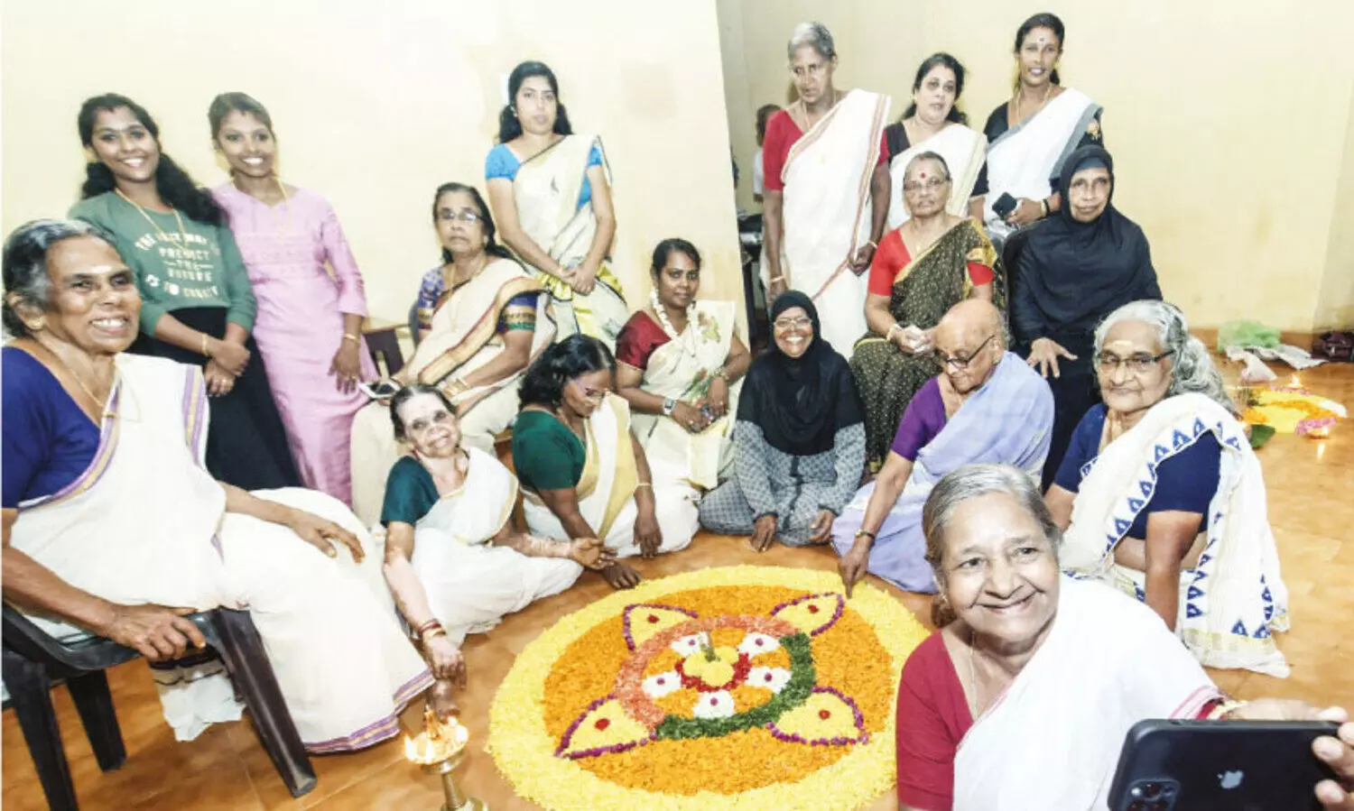 ഒ​രു​ക്കാം ന​ല്ലോ​ണം ഹ​രി​തോ​ണം