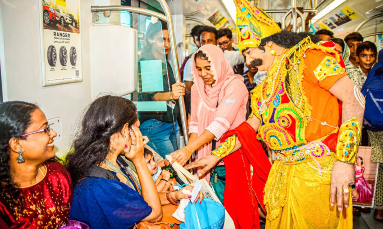 ഓണാഘോഷത്തിന്​ തുടക്കം മെട്രോ യാത്രക്കാർക്ക് സമ്മാനങ്ങൾ നേടാൻ അവസരം