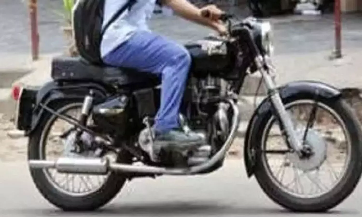 പ്രായപൂർത്തിയാകാത്തവർ ബൈക്ക് ഓടിച്ചു; മാതാവിനും പിതാവിനും 30,000 രൂപ വീതം പിഴ