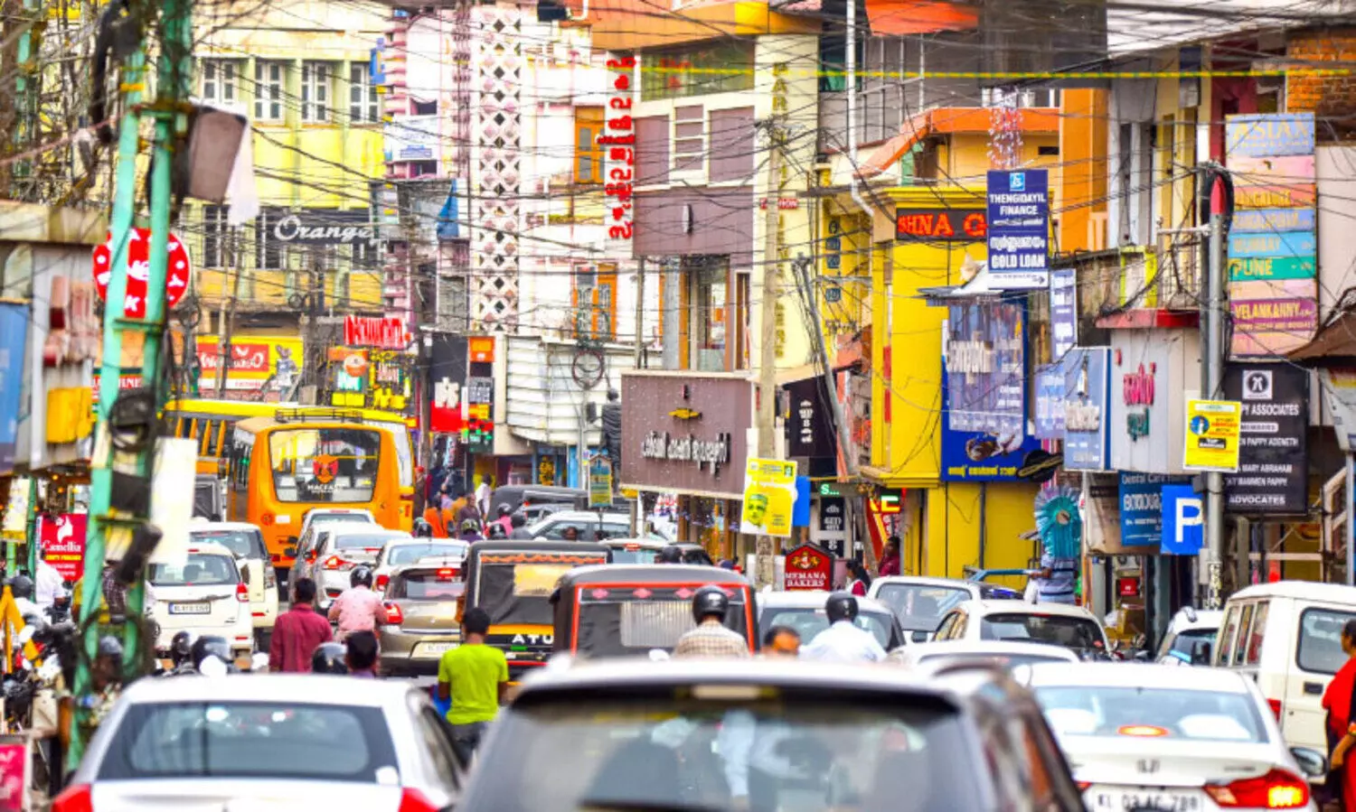 ഓണത്തിരക്കിലമർന്ന്​ പ​ത്ത​നം​തി​ട്ട ജില്ല കേന്ദ്രം; വൻ ഗതാഗതക്കുരുക്ക്