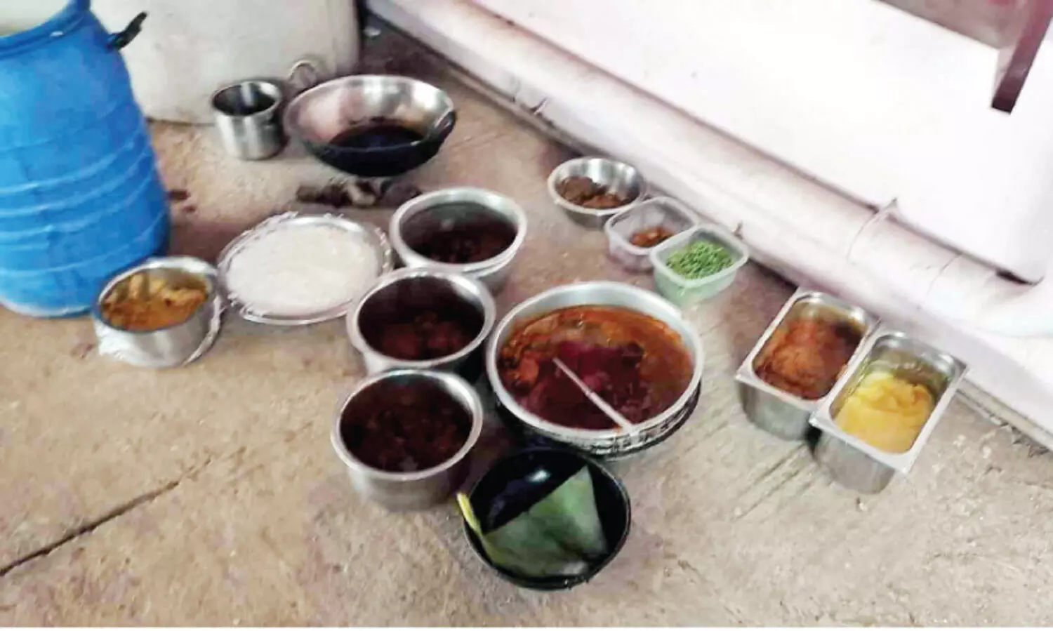 പഴകിയ ഭക്ഷണം പിടികൂടി; ഹോട്ടലുകളുടെ പേരുകൾ രഹസ്യമാക്കി അധികൃതർ