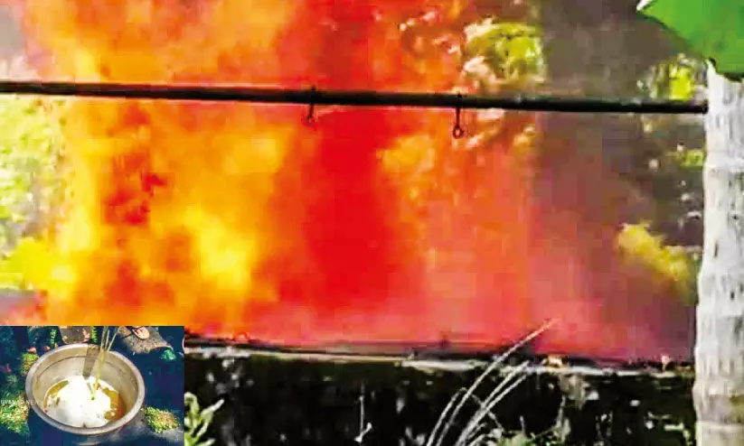 ഡീസൽ ടാങ്കർ മറിഞ്ഞതിന് സമീപത്തെ കിണർ മൂന്നാം ദിവസം കത്തി ഡീസൽ ടാങ്കർ മറിഞ്ഞതിന് സമീപത്തെ കിണർ മൂന്നാം ദിവസം കത്തി