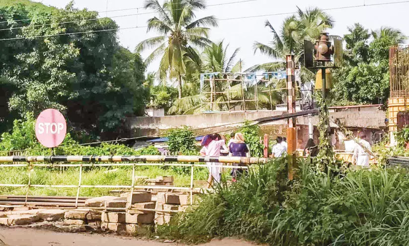 ഓണമിങ്ങെത്തി; താനൂരിന് ഇത്തവണയും അടച്ചിട്ട ആഘോഷം ഓണമിങ്ങെത്തി; താനൂരിന് ഇത്തവണയും അടച്ചിട്ട ആഘോഷം