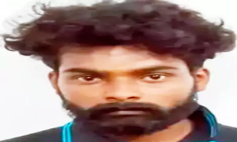 കുടകിൽ മെഡി. കോളജ് വനിത ഹോസ്റ്റലിൽ ആഭാസം; ഓട്ടോ ഡ്രൈവർ അറസ്റ്റിൽ കുടകിൽ മെഡി. കോളജ് വനിത ഹോസ്റ്റലിൽ ആഭാസം; ഓട്ടോ ഡ്രൈവർ അറസ്റ്റിൽ