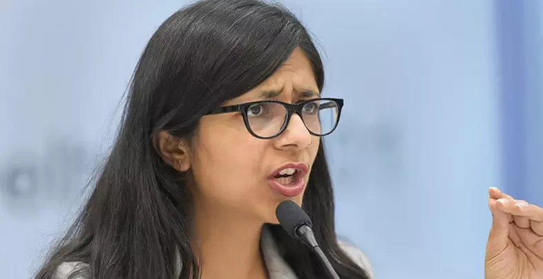 പ്രായപൂർത്തിയാകാത്ത പെൺകുട്ടിയെ ബലാത്സംഗം ചെയ്ത സംഭവത്തിൽ  ഡൽഹി വനിത കമ്മീഷൻ പൊലീസിന് നോട്ടീസ് അയച്ചു