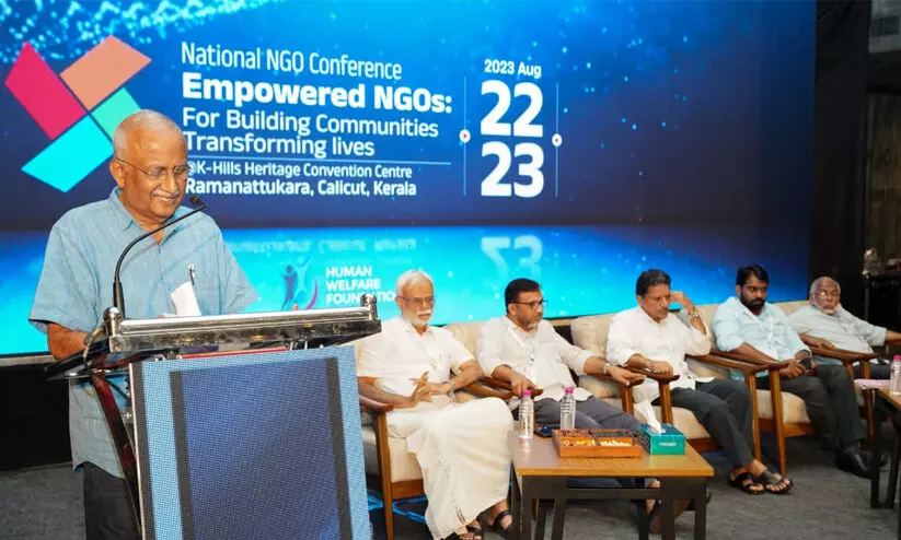 പൊതുജനങ്ങള് പരിസ്ഥിതിയുടെ ശത്രുക്കളാണെന്ന പ്രചരണം നടക്കുന്നു - പ്രഫ. മാധവ് ഗാഡ്ഗില് പൊതുജനങ്ങള് പരിസ്ഥിതിയുടെ ശത്രുക്കളാണെന്ന പ്രചരണം നടക്കുന്നു - പ്രഫ. മാധവ് ഗാഡ്ഗില്