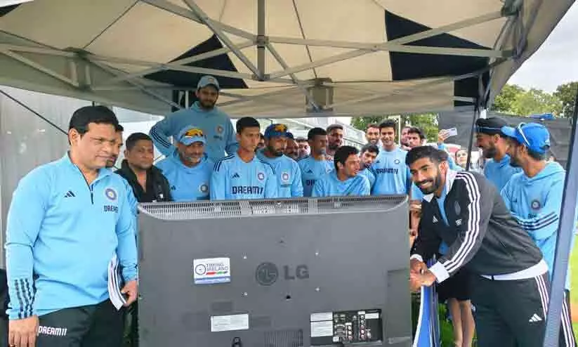 രാജ്യത്തിന്റെ അഭിമാന നിമിഷം ഡബ്ലിനിൽ ആഘോഷമാക്കി ഇന്ത്യൻ താരങ്ങൾ രാജ്യത്തിന്റെ അഭിമാന നിമിഷം ഡബ്ലിനിൽ ആഘോഷമാക്കി ഇന്ത്യൻ താരങ്ങൾ