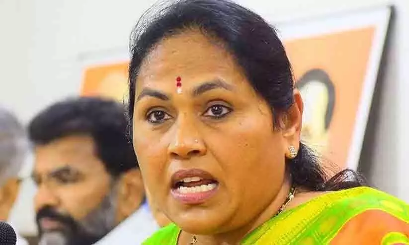 നടൻ പ്രകാശ് രാജ് ഇന്ത്യ വിട്ട് ഇഷ്ടപ്പെടുന്ന രാജ്യത്തേക്ക് പോവണം -കേന്ദ്ര മന്ത്രി ശോഭ