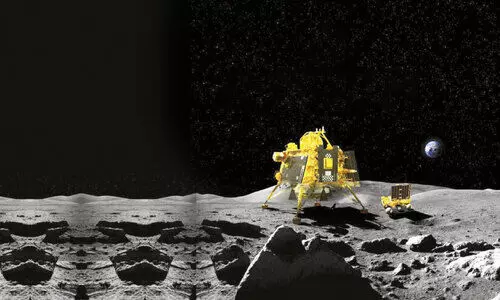 കൺനിറയെ പൊന്നമ്പിളി; ചന്ദ്രയാൻ- 3 ഇന്ന് വൈകീട്ട് 6.04ന് ചന്ദ്രനിലിറങ്ങും കൺനിറയെ പൊന്നമ്പിളി; ചന്ദ്രയാൻ- 3 ഇന്ന് വൈകീട്ട് 6.04ന് ചന്ദ്രനിലിറങ്ങും