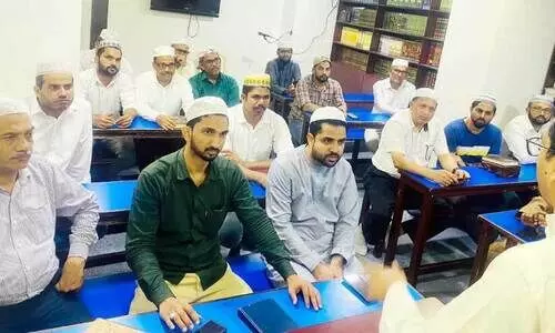 സ​മ​സ്ത ബ​ഹ്‌​റൈ​ൻ ഇ​ർ​ഷാ​ദു​ൽ മു​സ്‌​ലി​മീ​ൻ മ​ദ്ര​സ​യി​ൽ ഖു​ർ​ആ​ൻ ക്ലാ​സ്സ്