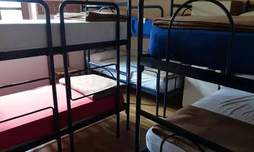 വനിതാ ഹോസ്റ്റലിൽ നൂറിൽ 89 പേരെയും കാണ്മാനില്ല; മിന്നൽ പരിശോധനയിൽ വെട്ടിലായി യു.പിയിലെ സർക്കാർ സ്കൂൾ